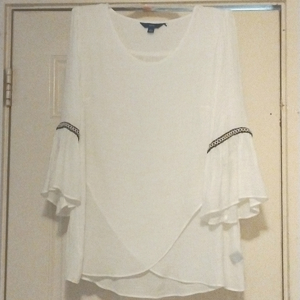 Beautiful layerd sheer flowey dress shirt by Apt9 from Kohl's size LARGE